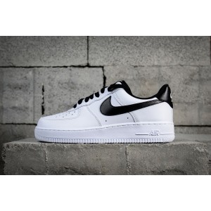 Nike Air Force 1 low AF1 air force white black tail 820266-101