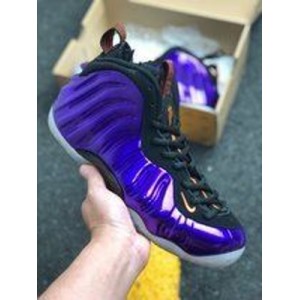 The new version is the original nike air foamposite one foam series in Dongguan, electro-optic purple spray pure, the latest original version in Dongguan, the only full size version size: 38.5 39 40.5 41 42 42.5 43 44 44