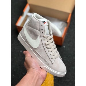 Company level ?? Nike / Nike w Blazer Mid Vintage suede mid top trailblazer board shoes the recognizable Nike Blazer Mid colorway will return this year. Shoe style is simple and classic. Item No.:
