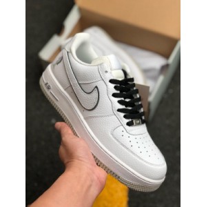 Company level nike basketball launches the new LeBron James exclusive Nike Air Force 1 low x27 07 four horse PE air force 1 low top casual board shoes, the perfect original box