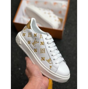 Louis Vuitton Louis Vuitton spring / summer 2019 latest casual sneakers this fashionable sneaker adopts embroidery and thick sole structure fabric: imported first layer calf leather lining padded sheepskin original rubber thick sole anti-skid and wear-resistant color: Blue Gold Pink Silver code