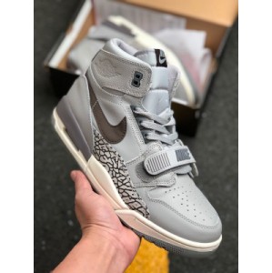 Men's shoes are upgraded to the true standard half size system. The last version adopts the first layer leather upper ? See also the rookie color Nike Air Jordan legacy 312 quot wolf grey quot Jordan hybrid version three in one hybrid high top casual sports basketball shoe gray wolf dark brown AV