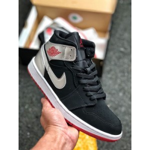 New color shipment air jordan 1 Mid eight hole middle help aj1 official website synchronization popularity super high heat extraordinary aj1 Mid Black Silver official article number: 554724-057 details perfect workmanship highly recommended ?? Yards: 36.5 37
