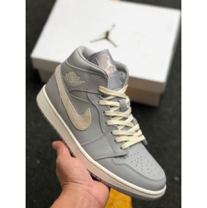 The shape of the air jordan 1 is inspired by the popular airforce 1 of that year. At the same time, it reduces the thickness of the midsole, reduces the weight and increases the ground feel, and adopts the Air sole unit in the back and the most classic