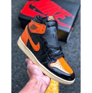 The strongest version of live shooting ?? Airjordan 1 quot shaved backboard quot black button broken 3.0 Vintage Vintage item No.: 555088-028 this shoe continues to wear the iconic black orange dress with button broken theme, and the biggest attraction is the color of the upper