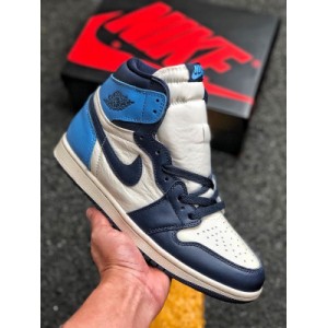 The strongest version of live shooting ?? The air jordan 1 Retro quote Obsidian quote North Carolina Blue / Obsidian combines dark Obsidian tones with campus blue to enrich the layered feeling, while inheriting the refreshing temperament of UNC North Carolina