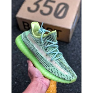 Adidas yeezy boost 350 V2 is one of the most popular yeezy shoes so far. It adopts elastic primeknit upper and boost midsole, and the most striking detail is rib midsole. Article No.: fw5191 size: 36-4