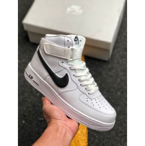 The Nike Air Force 1 high '07 Air Force 1 high top casual sneaker features the same hoop performance features as the original 1982, while adding novel design details to create a more fashionable appearance. Its padded high collar provides a comfortable fit for the ankle