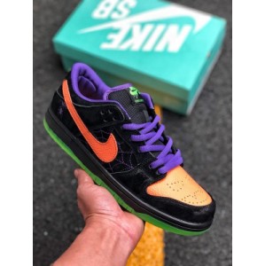 Nike SB Dunk Low night of mischief Halloween item number: bq6817-006 embroidered purple spider web pattern in the middle of the shoe, purple spider embroidery on the heel, ghost pattern on the inside of the tongue, left currently displayed