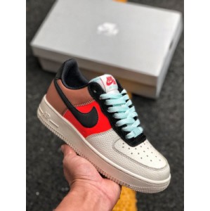 The air force 1 was launched in 1982. It was designed by Bruce Kilgore, a legendary designer of Nike Company. He abandoned the old canvas shoe style and made a breakthrough in using the built-in air sole unit cushioning system and combined it with a look spanning retro and modern