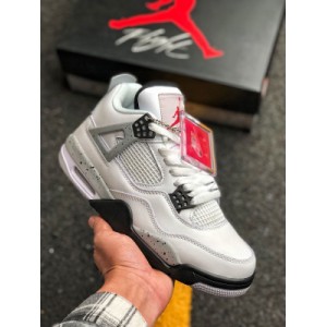 The air jordan 4 went public in 1989. Designer Tinker Hatfield first proposed the concept of guard shoes and followed the design idea of lightweight speed basketball shoes to complete the design. The upper is combined with leather and nylon mesh to reduce weight and improve comfort at the same time