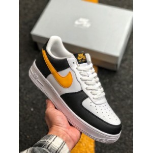 The air force 1 was launched in 1982. It was designed by Bruce Kilgore, a legendary designer of Nike. He abandoned the old canvas shoe style and made a breakthrough by using the built-in air sole unit cushioning system and combined it with the exterior across retro and modern