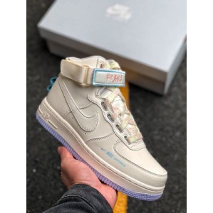 The highest version in the current market is on the shelf ? The original box of the air force 1 Mid meter white unicorn middle upper was originally marked. A removable patch was added to the fixing strap. A variety of shapes were switched to update the classic. The ingenious design replaced the traditional shoelaces with sneaker style shoelaces to help cope with the cold