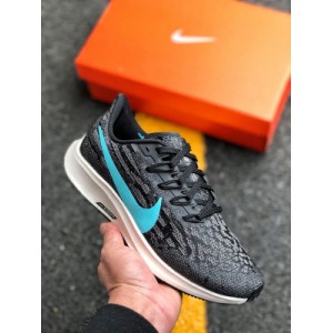 The Nike Air Zoom Pegasus 36 returns to the upper with engineered mesh for breathability in specific hot areas and a classic look. The narrow heel opening reduces weight loss without loss of comfort, combined with Flywire cables