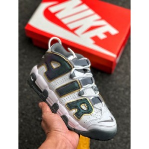 Inspired by the graffiti culture popular in the street, pure original Nike has created the overall design style of nike air more uptempo, which is exaggerated and full of charm. A pair of huge letters air are printed on both sides of the thick and textured leather upper, with a unique cool appearance