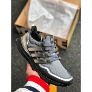 Adidas ultra boost ub2 0 electroplated popcorn super elastic breeze jogging shoes knitted upper cut chic and correct shoe type original sole original surface horse brand outsole original BASF official correct details Article No.: eg8102 / eg8103 Si