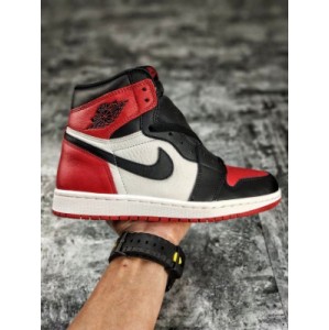 430 yuan exclusive for the whole network ?? Channel original bottom original aj1 full set of last directly from Nike OEM leather original bottom Article No.: 555088 610 black and red toes different from any version on the market size 40-46
