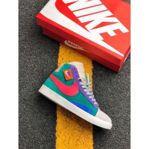 Comparison and correction of the original shoes shipped in the new version ? The Blazer Mid rebel, a girl's exclusive shoe evolved from the Blazer Mid of Nike trailblazer Gao Bang, recently added two colors to continue the deconstruction and reorganization design, and used a variety of colors to collide