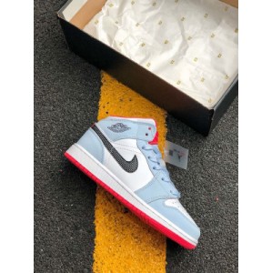 The air jordan 1 Mid GS ice blue shoe is made of delicate leather. The ice blue tone and white stitching bring the ultimate fresh vision. The black wave spot Swoosh on the side of the shoe and the red lining and outsole are decorated to enrich the overall color