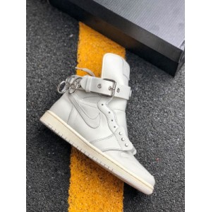 Exclusive pure original launch ?? Comme des Gar ? ons Homme plus x Air Jordan 1 Paris full shoe body imported original first layer leather company last development original metal buckle Beige shoe body is made of soft and crisp leather and supplemented with