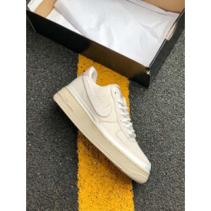 Air Force 1 x27 07 se exclusive raw material right pleated waterproof silk ? This classic shoe is cleverly integrated with novel silk elements to highlight the changeable style of AF1 with new colors and materials. Article No.: aa0287-604size: 35.5 36 3