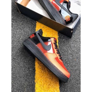 Air Force 1 low 'Shibuya Halloween' official images limited edition of Shibuya Halloween is shipped in the original version. The iconic black and orange colors of Halloween show high saturation, and the matching is very eye-catching