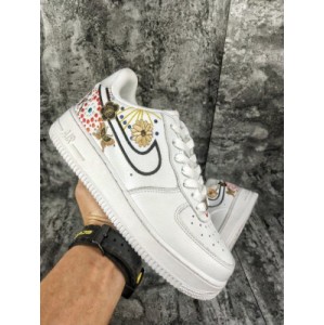240 yuan Nike AF1 Air Force One China annual fireworks embroidery item No.: aj8298-100 size: 36 36.5 37.5 38 38.5 39 40.5 41 42 42.5 43 44 45