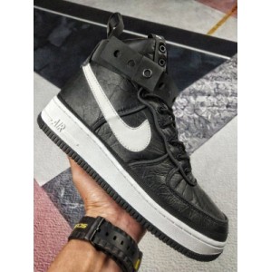 300 yuan Nike Air Force AF1 VIP classic Air Force 1 Zhongbang co branded item No.: 573967 010 black and White Size: 40.5 41 42.5 43 44.5 45