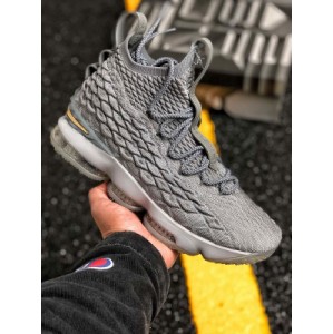 The only full-length air cushion version with real fiber is the exclusive pure original niike LeBron XV EP 15 James 15. The only positive version on the market has a high chance of passing the inspection. The raw materials of the original combination of full-length air cushion with fiber are free to fight. Article No.: 897649 00