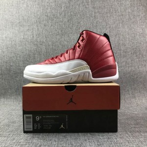The air jordan 12 white and red men's fashion shoe supports Tiger flutter, which is comparable to the genuine one