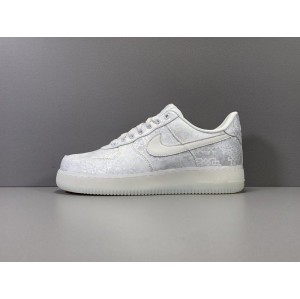 God version: Air Force white silk clot x Nike Air Force 1 PRM Edison x Nike co brand item No.: ao9286-100 size: 36-46 including half a size of original silk inner electric carving top leather