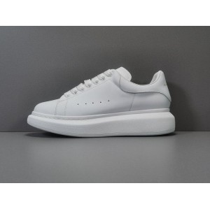 Guangzhou K factory: McQueen all white Alexander McQueen size: 35-44 no half size Guangzhou top luxury production factory K factory produces raw materials, the highest version on the market. Welcome to compare the quality