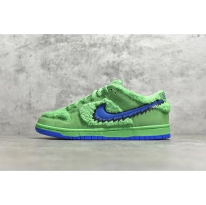 PK version: dunk green bear Nike SB Dunk Low Pro QS Article No.: cj5378-300 size: 36-47 imported fur original shoes development correct details without color difference
